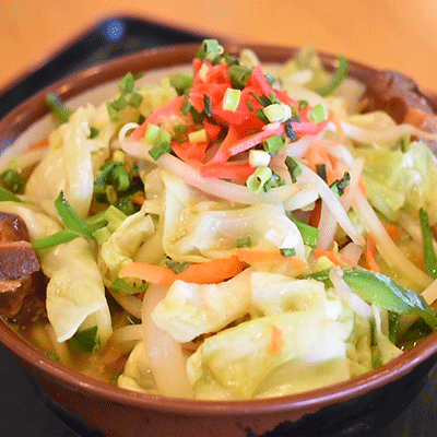伊良部島のレストラン入江｜海鮮丼や肉野菜そばが名物
